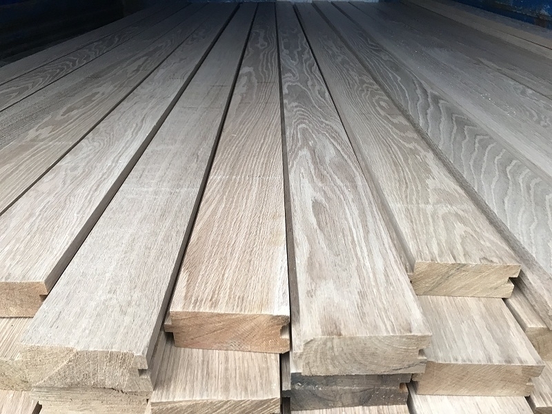 Доска из дуба в профиле шип-паз